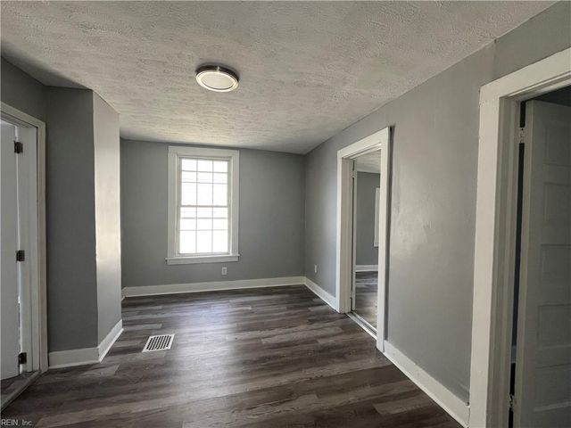 1002 Dunbar ST, Norfolk, VA 23504