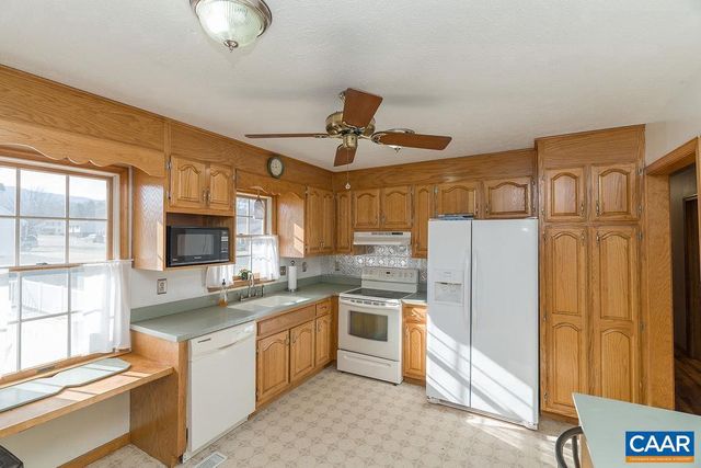 43 DOGWOOD RD, Stuarts Draft, VA 24477