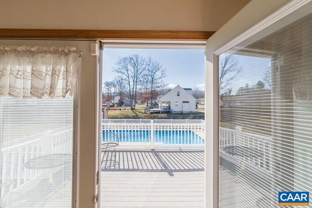 43 DOGWOOD RD, Stuarts Draft, VA 24477