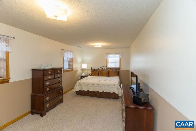 43 DOGWOOD RD, Stuarts Draft, VA 24477