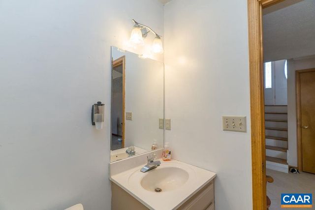 43 DOGWOOD RD, Stuarts Draft, VA 24477