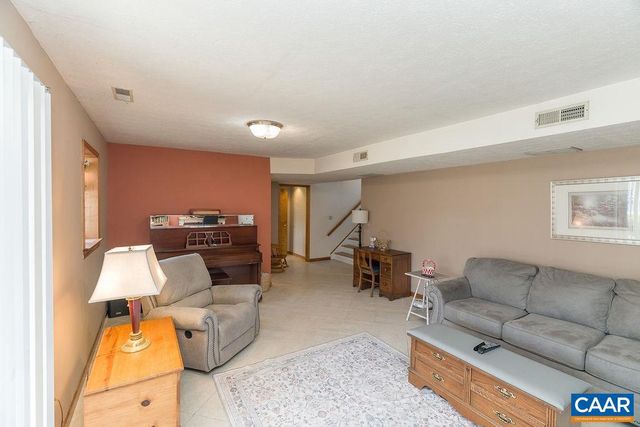 43 DOGWOOD RD, Stuarts Draft, VA 24477