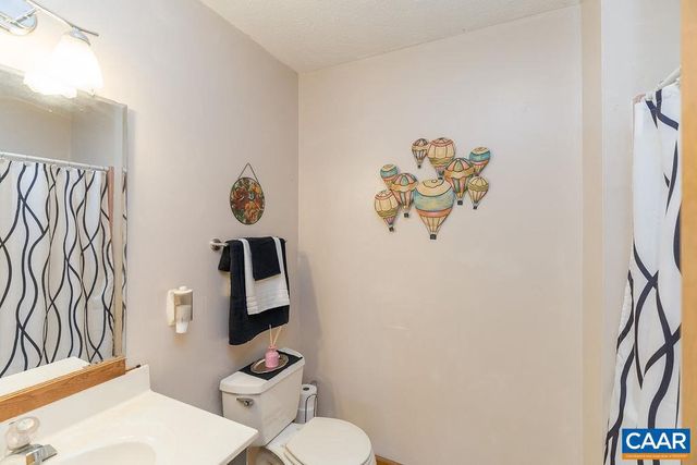 43 DOGWOOD RD, Stuarts Draft, VA 24477