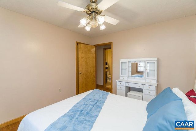 43 DOGWOOD RD, Stuarts Draft, VA 24477