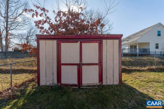 43 DOGWOOD RD, Stuarts Draft, VA 24477