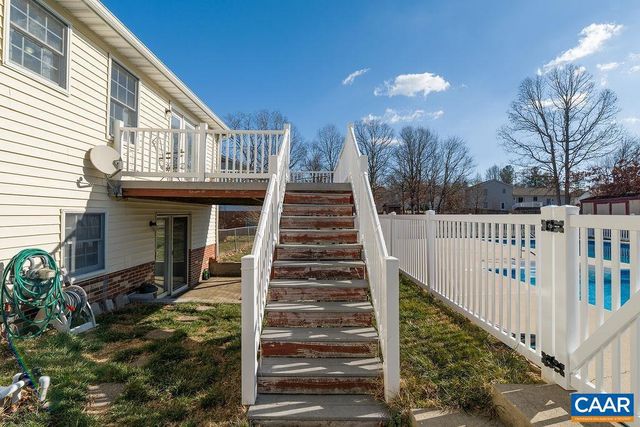 43 DOGWOOD RD, Stuarts Draft, VA 24477