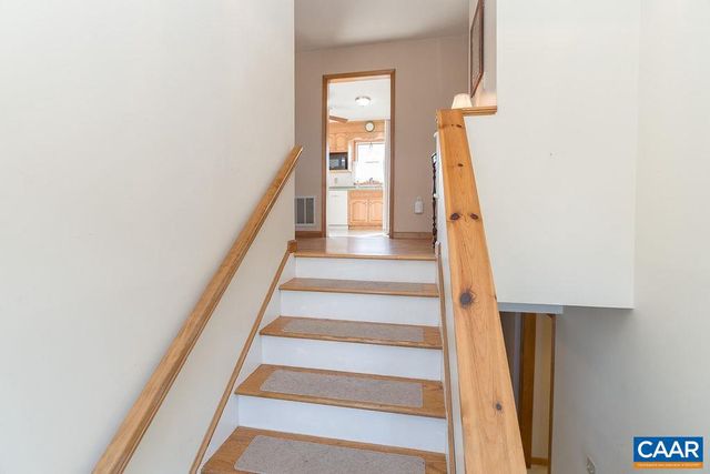 43 DOGWOOD RD, Stuarts Draft, VA 24477