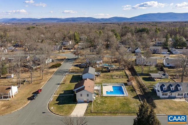 43 DOGWOOD RD, Stuarts Draft, VA 24477