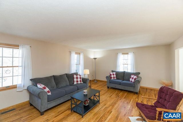 43 DOGWOOD RD, Stuarts Draft, VA 24477