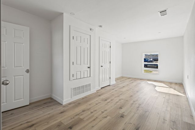 1825 Martin Luther Drive, Arlington, TX 76010