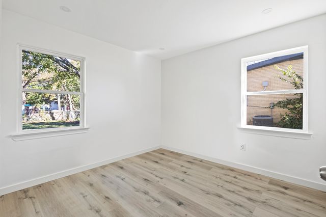 1825 Martin Luther Drive, Arlington, TX 76010