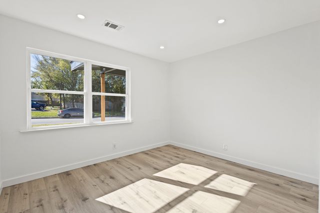 1825 Martin Luther Drive, Arlington, TX 76010