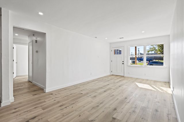 1825 Martin Luther Drive, Arlington, TX 76010