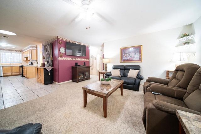 945 Matador Drive, Hollister, CA 95023