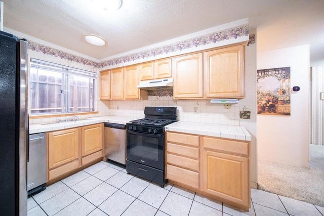 945 Matador Drive, Hollister, CA 95023