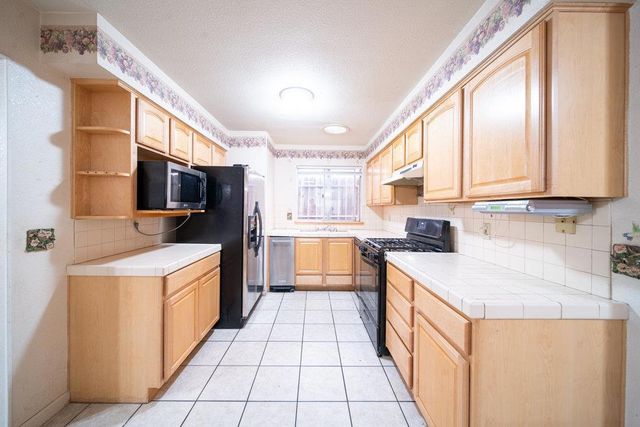 945 Matador Drive, Hollister, CA 95023