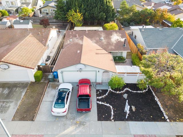 945 Matador Drive, Hollister, CA 95023