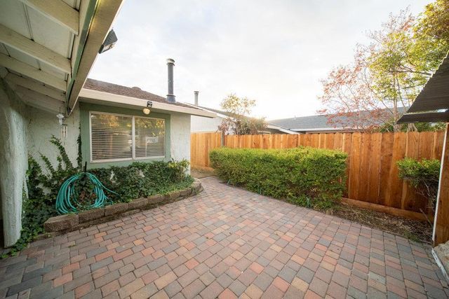 945 Matador Drive, Hollister, CA 95023