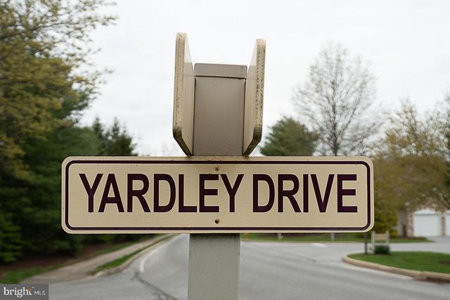 1741 YARDLEY DR, West Chester, PA 19380