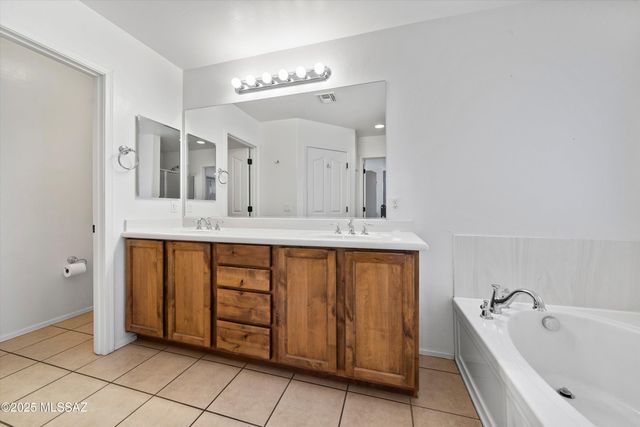 717 W Camino Tunera, Sahuarita, AZ 85629