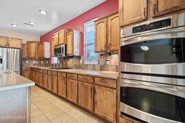 717 W Camino Tunera, Sahuarita, AZ 85629