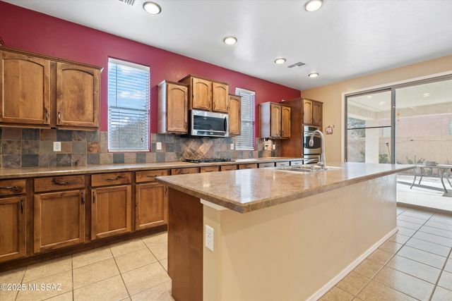 717 W Camino Tunera, Sahuarita, AZ 85629
