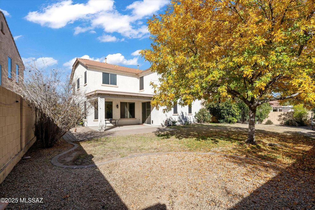 717 W Camino Tunera, Sahuarita, AZ 85629