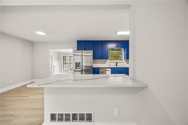 6050 LEDGEWOOD Drive, Forest Park, GA 30297