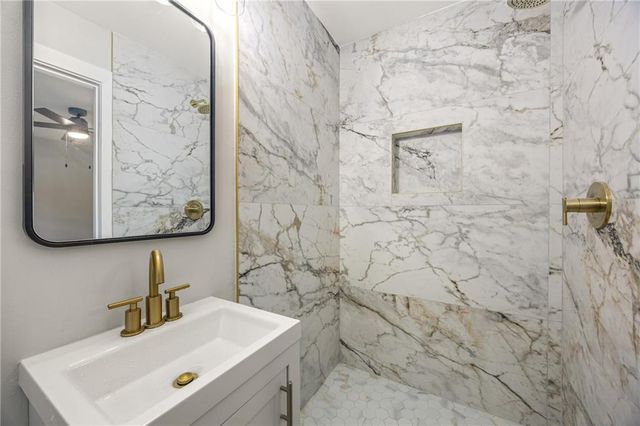 6050 LEDGEWOOD Drive, Forest Park, GA 30297