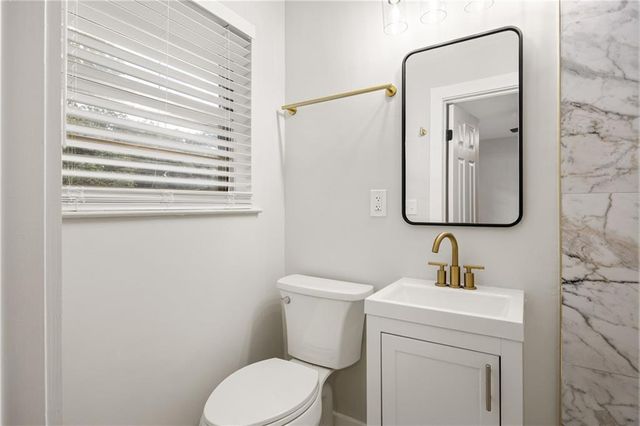 6050 LEDGEWOOD Drive, Forest Park, GA 30297