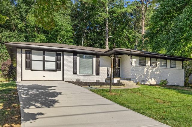 6050 LEDGEWOOD Drive, Forest Park, GA 30297