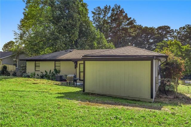 6050 LEDGEWOOD Drive, Forest Park, GA 30297