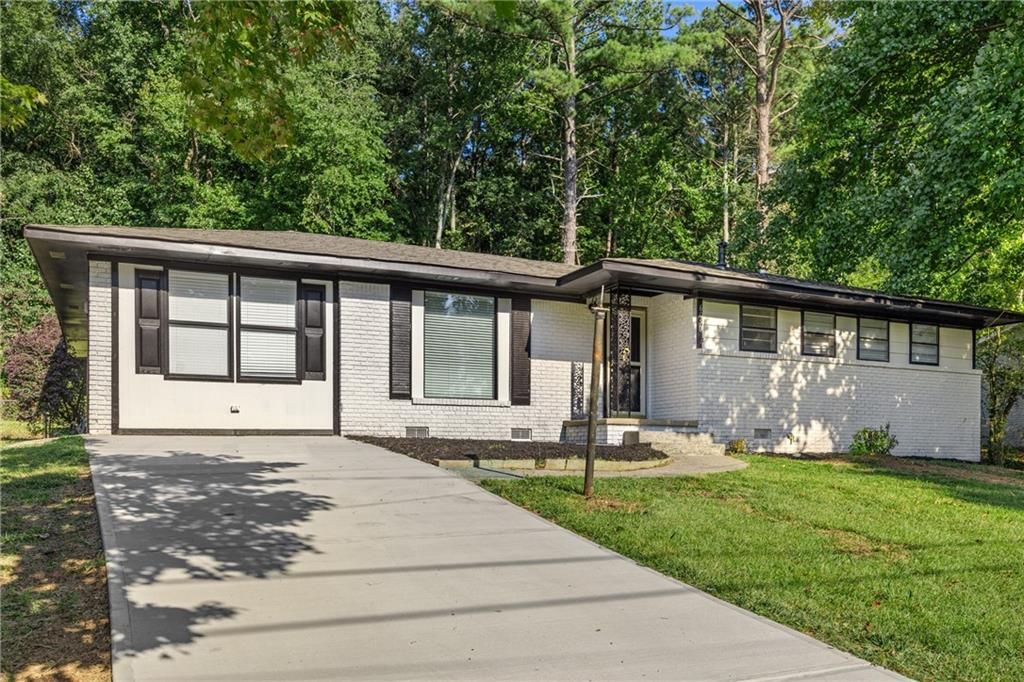 6050 LEDGEWOOD Drive, Forest Park, GA 30297