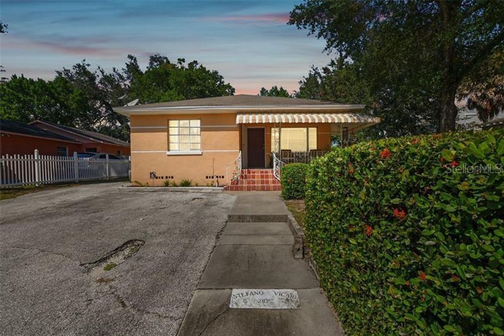 2105 W SAINT JOSEPH STREET, Tampa, FL 33607