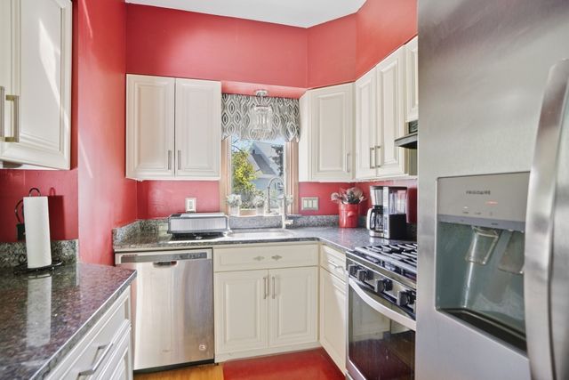 27 Arthur St, Methuen, MA 01844