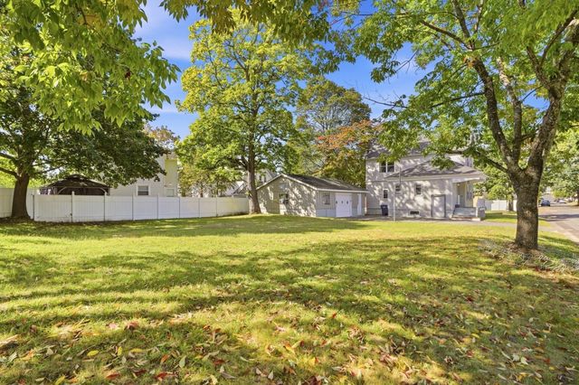 27 Arthur St, Methuen, MA 01844