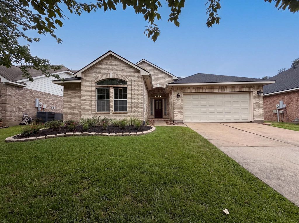 5704 Shady Hollow Court, Rosharon, TX 77583