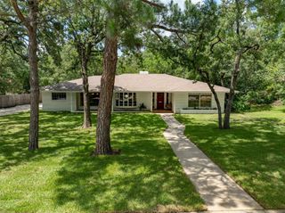 1811 Laurelwood Drive, Denton, TX 76209