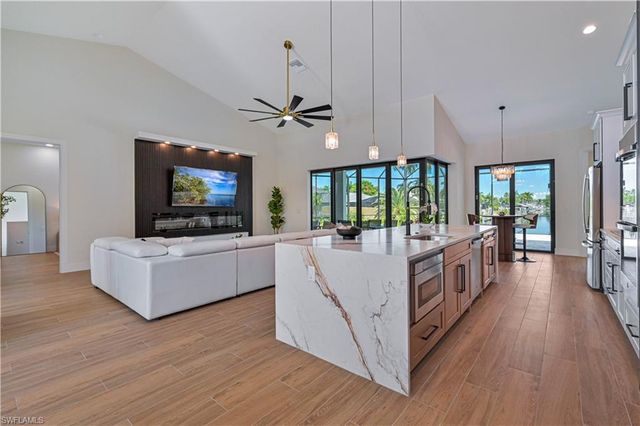 2201 Beach PKWY W, Cape Coral, FL 33914