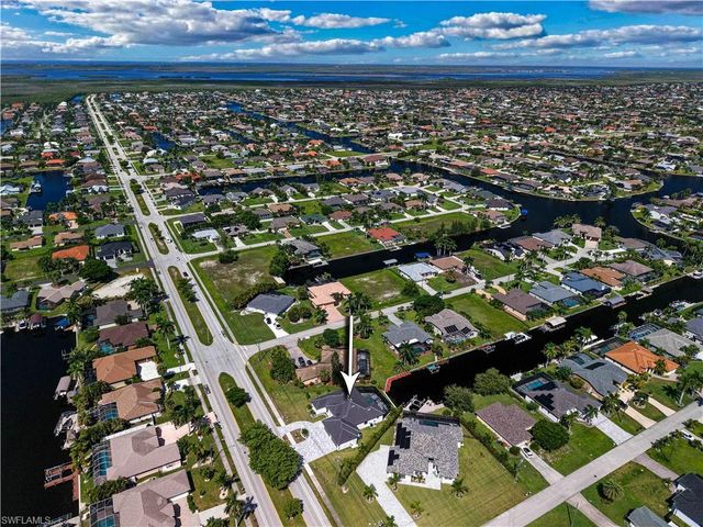 2201 Beach PKWY W, Cape Coral, FL 33914