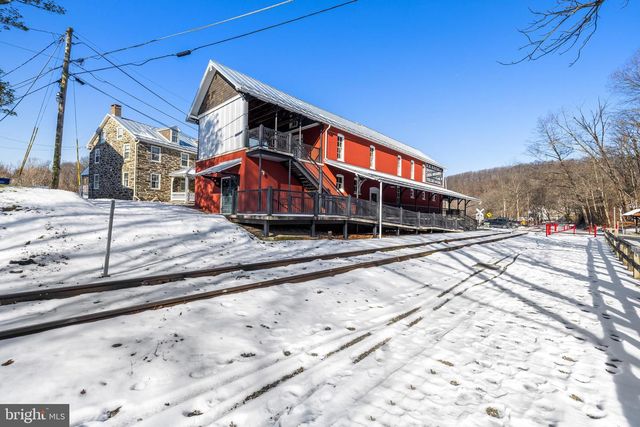 12027 BALTIMORE ST, Glen Rock, PA 17327