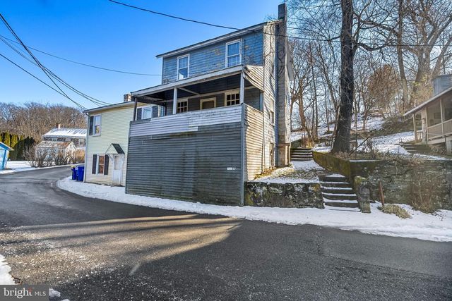 12027 BALTIMORE ST, Glen Rock, PA 17327