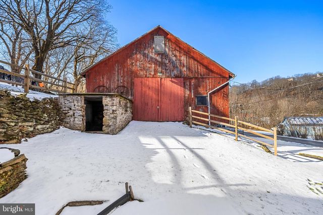 12027 BALTIMORE ST, Glen Rock, PA 17327