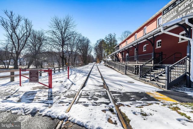 12027 BALTIMORE ST, Glen Rock, PA 17327