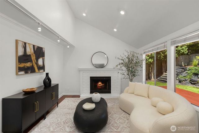 23973 SE 42nd Place, Sammamish, WA 98029