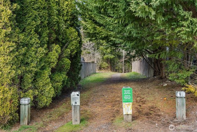 23973 SE 42nd Place, Sammamish, WA 98029