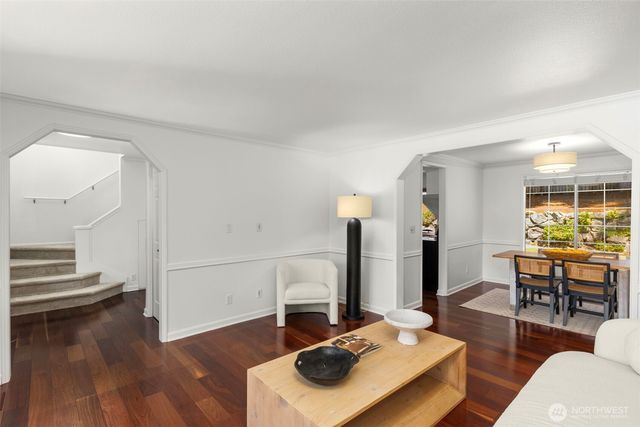 23973 SE 42nd Place, Sammamish, WA 98029