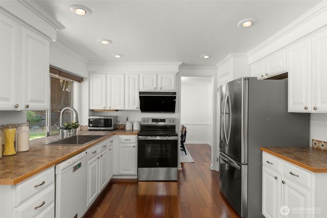 23973 SE 42nd Place, Sammamish, WA 98029