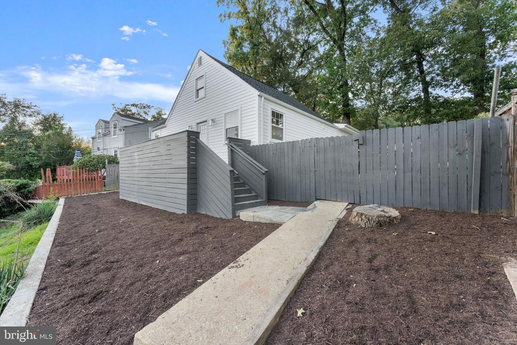 5704 64TH PL, Riverdale, MD 20737