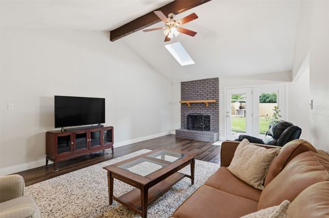 5617 Kindling Court, Arlington, TX 76016
